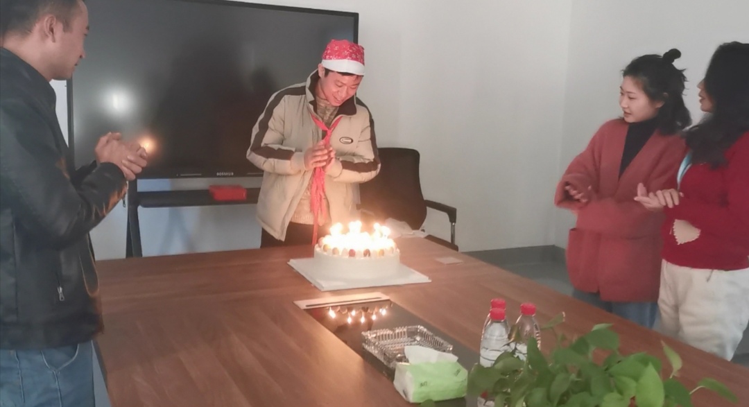昆山芭乐视频下载黄版生日会与感恩节相遇